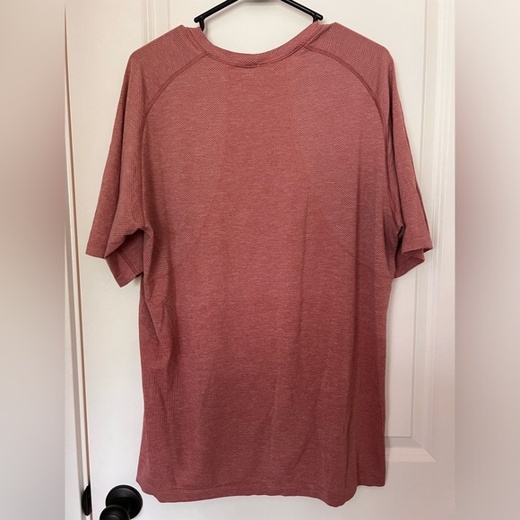 Lululemon Metal Vent T-Shirt - Picture 3 of 3